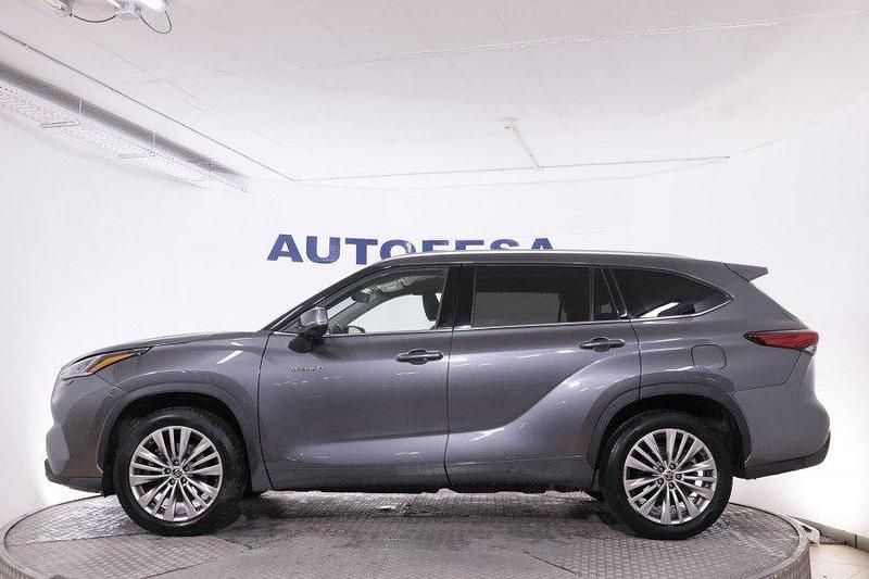 Usado Toyota Highlander Advance 246 CV (180 kW) 2021 Gris titanio SUV