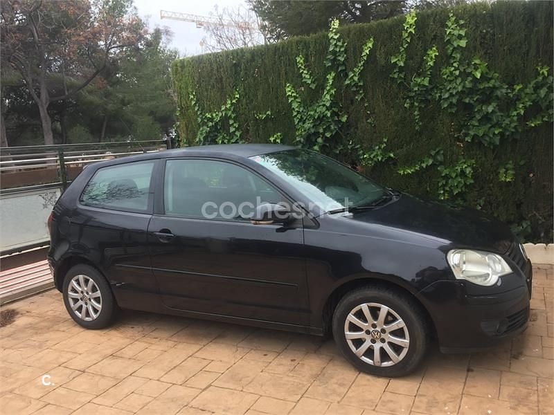 Negro Usado 2007 VW Polo Edition Berlina | 4000 € (Precio justo) - Imagen 1/4