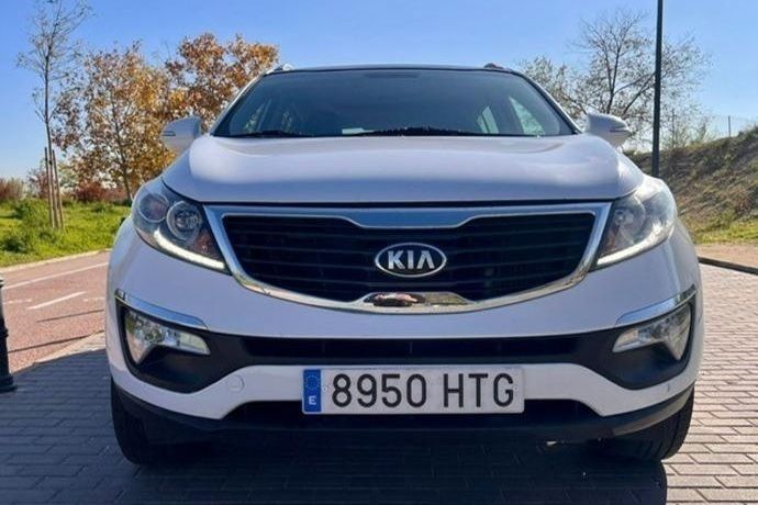 Blanco Usado 2013 Kia Sportage SUV | 9800 € (Precio justo) - Imagen 1/4