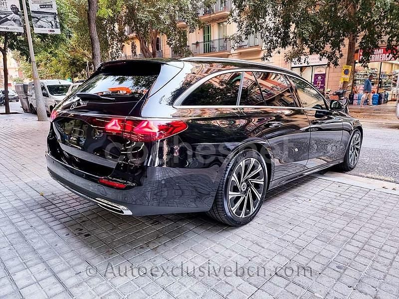Usado Mercedes E300 313 CV (230 kW) 2024 Negro Familiar