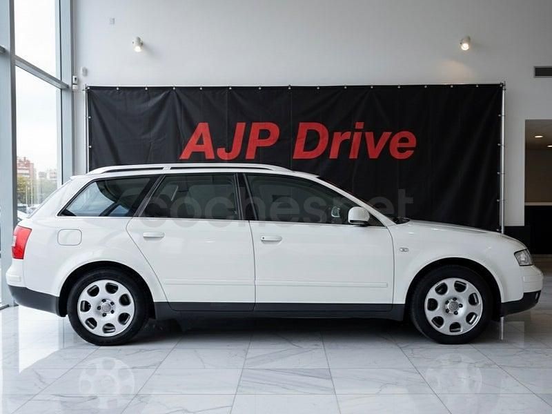 Usado Audi A4 170 CV (125 kW) 2004 Blanco Familiar