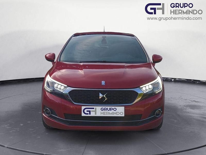 Usado DS Automobiles DS4 Style 120 CV (88 kW) 2017 Rojo Berlina