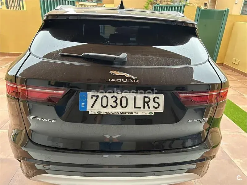 Usado Jaguar F-Pace R-Dynamic 404 CV (297 kW) 2021 Negro SUV
