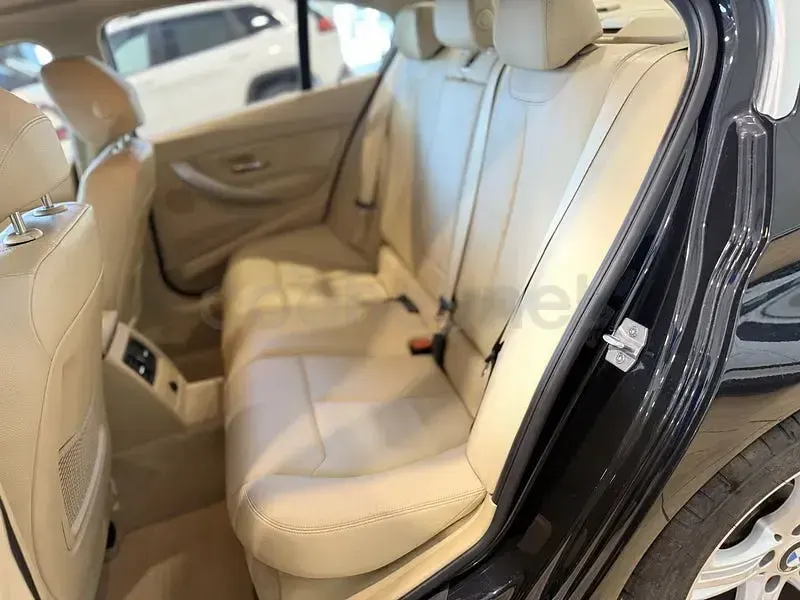 Usado BMW 318 143 CV (105 kW) 2014 Negro Berlina