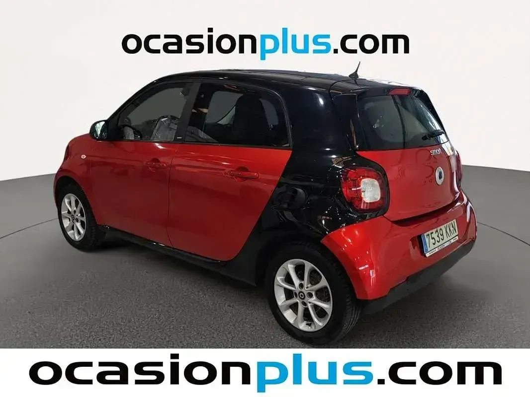 Usado Smart ForFour Passion 90 CV (66 kW) 2018 Rojo Utilitario