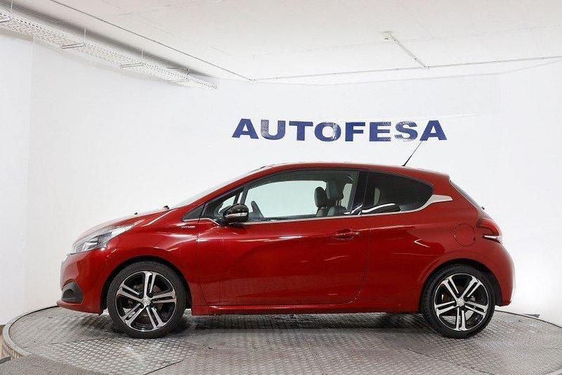 Usado Peugeot 208 GT-line 110 CV (80 kW) 2017 Rojo Utilitario