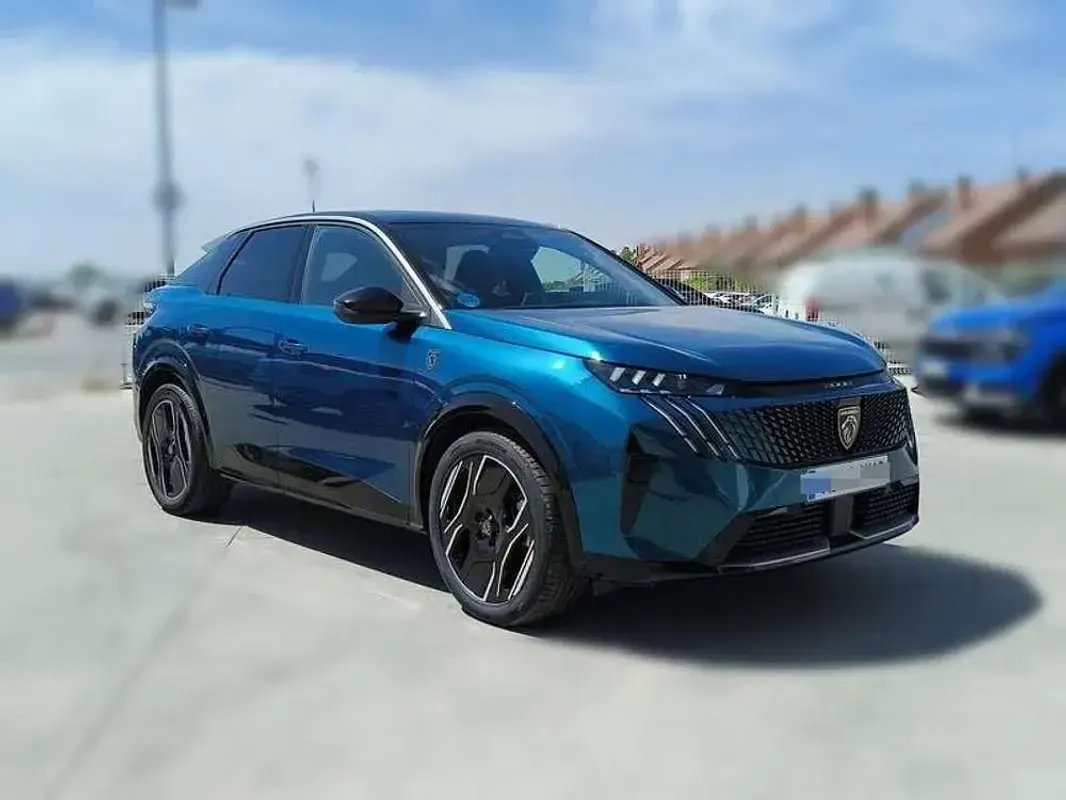 Usado Peugeot e-3008 GT 158 kW (215 CV) 2024 Azul SUV