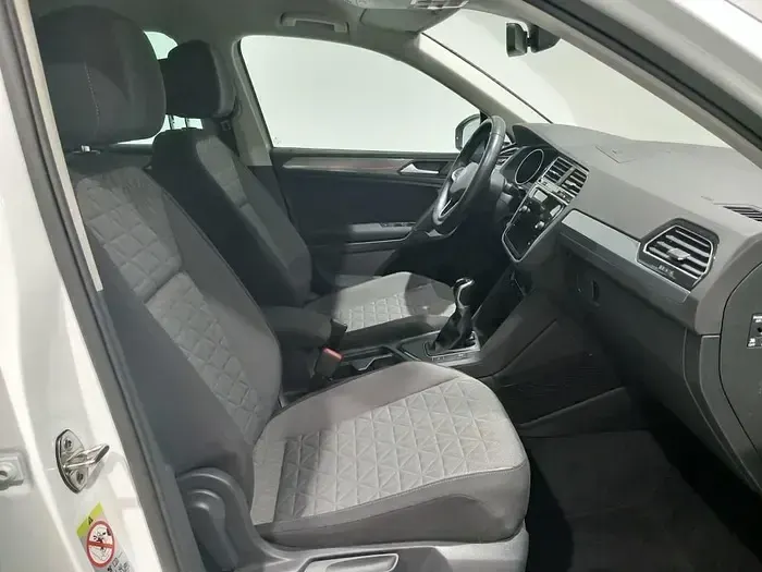 Usado VW Tiguan Life 150 CV (110 kW) 2022 Blanco SUV