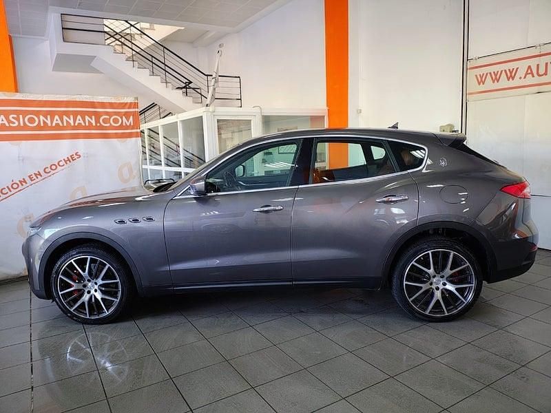 Usado Maserati Levante 430 CV (316 kW) 2016 Gris / plata SUV