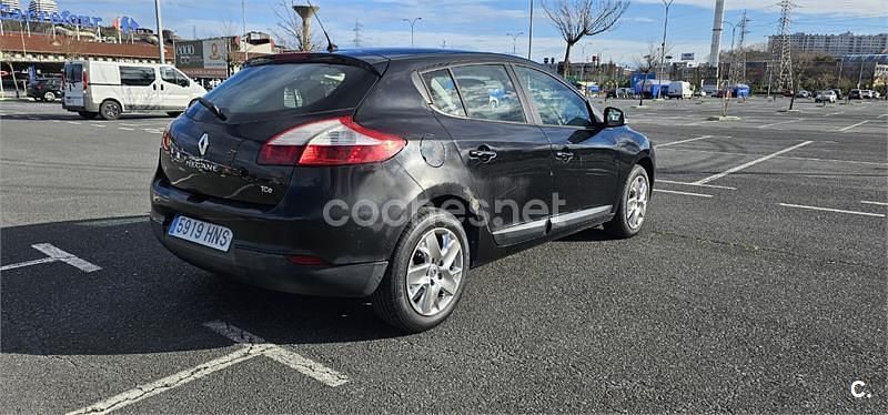 Usado Renault Mégane Dynamique 115 CV (84 kW) 2013 Negro Berlina
