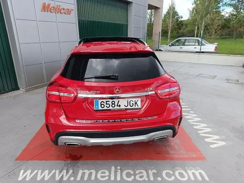 Usado Mercedes GLA200 AMG line 136 CV (100 kW) 2015 Rojo SUV