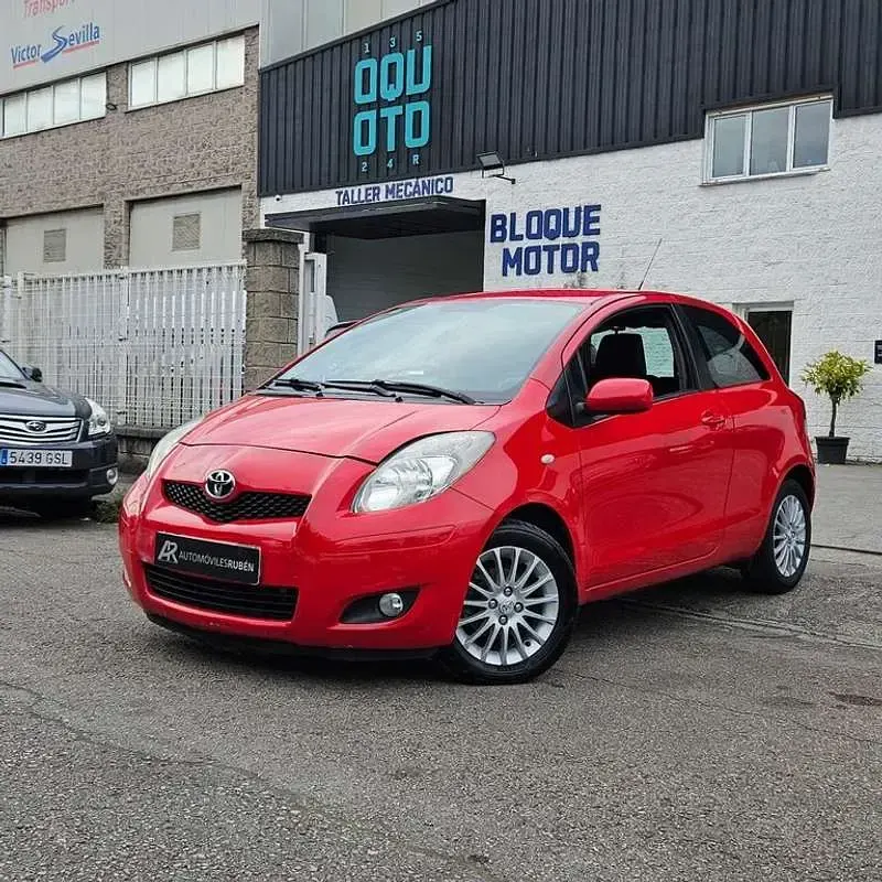 Usado Toyota Yaris Active 90 CV (66 kW) 2009 Rojo Utilitario