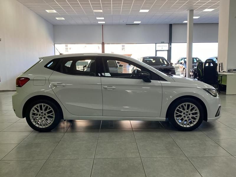 Usado Seat Ibiza FR 115 CV (84 kW) 2025 Blanco Utilitario