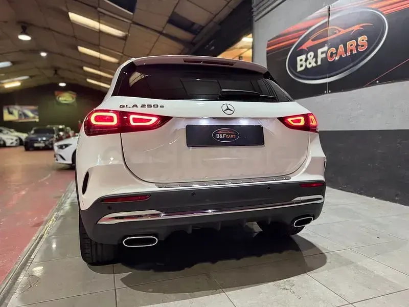Usado Mercedes GLA250 218 CV (160 kW) 2022 Blanco SUV