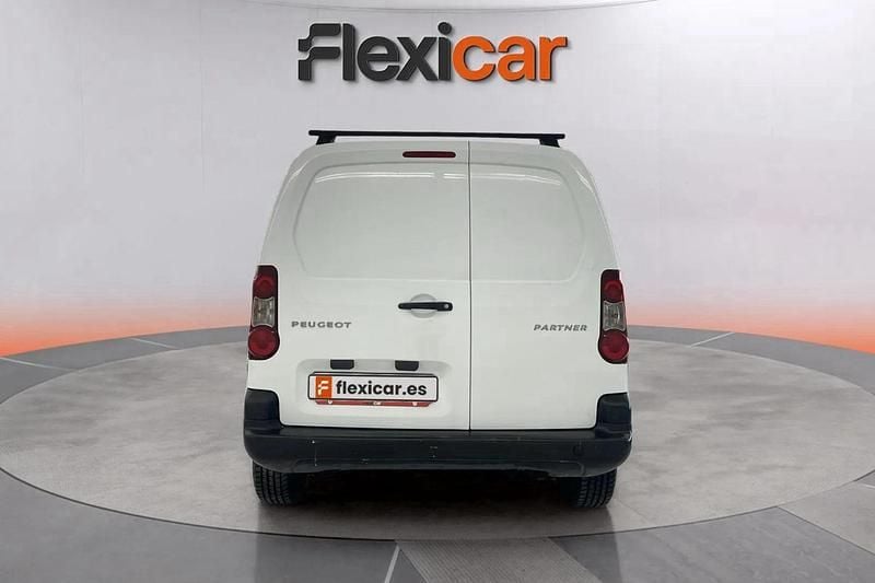 Usado Peugeot Partner Tepee Access 75 CV (55 kW) 2015 Blanco Monovolumen