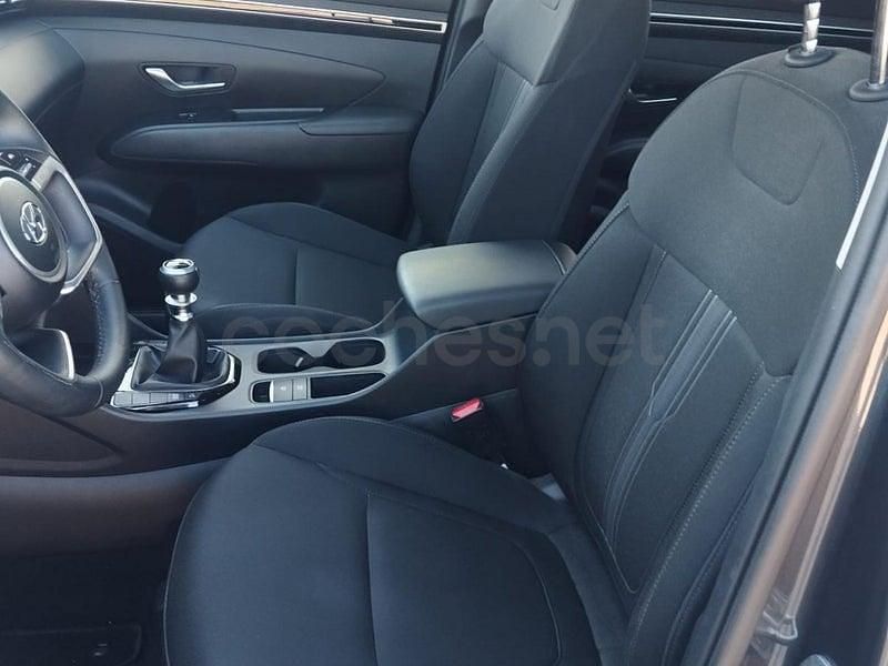 Usado Hyundai Tucson 115 CV (84 kW) 2022 Gris / plata SUV