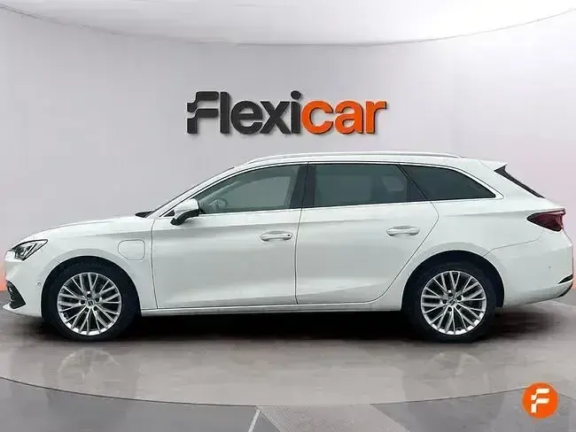 Usado Seat Leon FR 204 CV (150 kW) 2021 Blanco Berlina