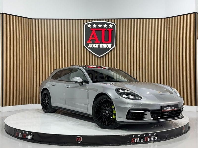 Usado Porsche Panamera Sport Turismo 462 CV (339 kW) 2018 Gris / plata Familiar
