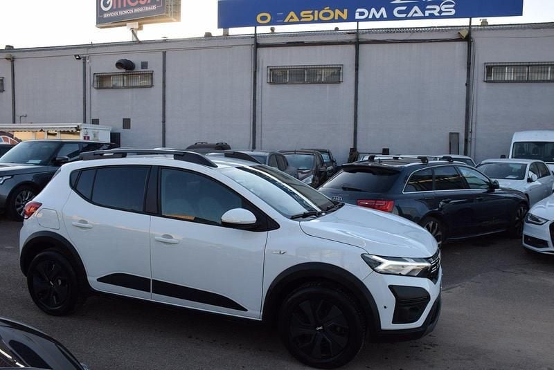 Blanco Usado 2025 Dacia Sandero Stepway Berlina | 14.800 € (Buen precio) - Imagen 1/4