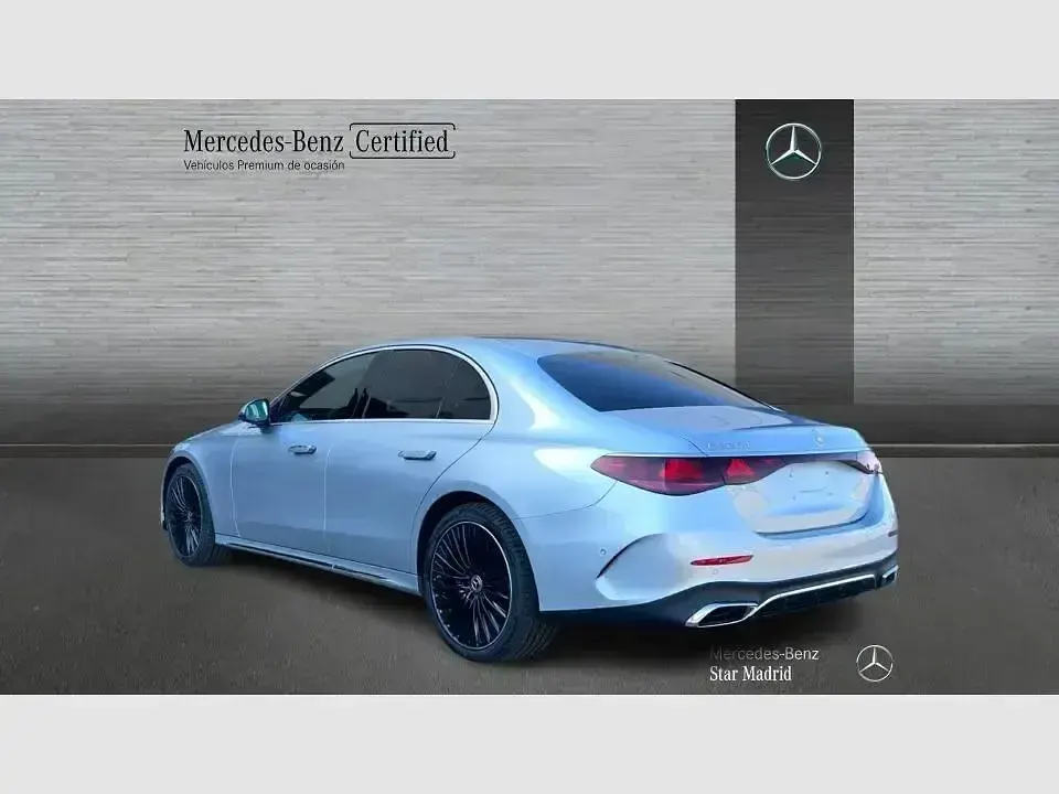 Usado Mercedes E220 197 CV (144 kW) 2026 Gris Berlina
