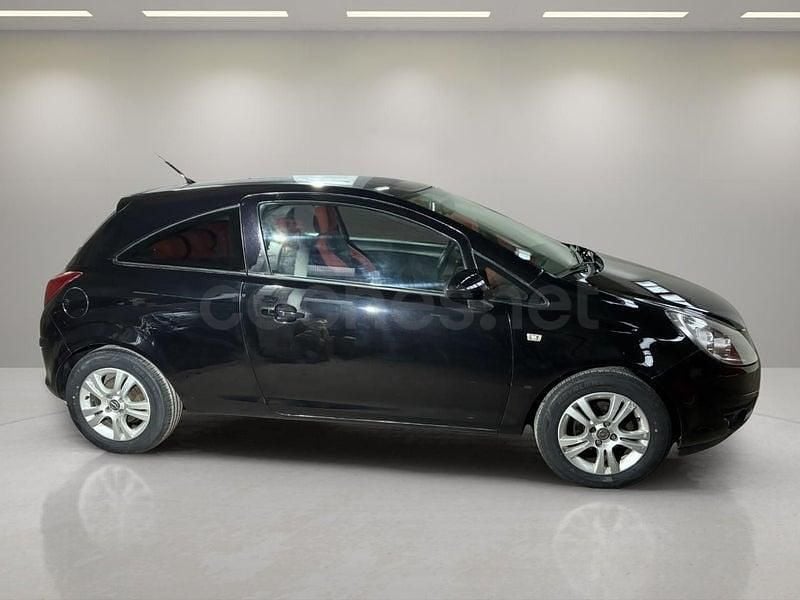 Usado Opel Corsa Selective 101 CV (74 kW) 2011 Negro Utilitario
