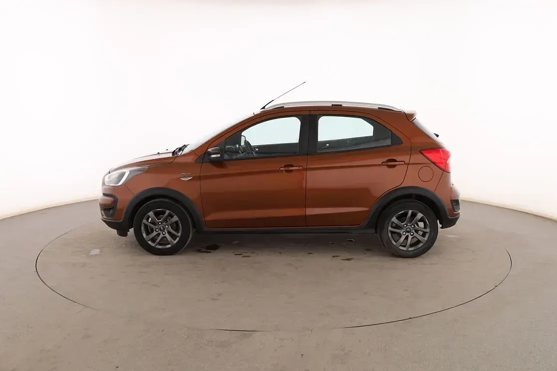 Usado Ford Ka Plus Active 86 CV (63 kW) 2018 Marrón Utilitario