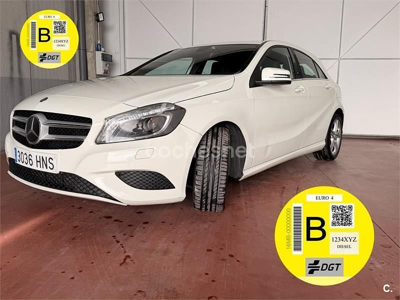 Blanco Usado 2013 Mercedes A180 Urban Berlina | 10.999 € (Un poco caro) - Imagen 1/4