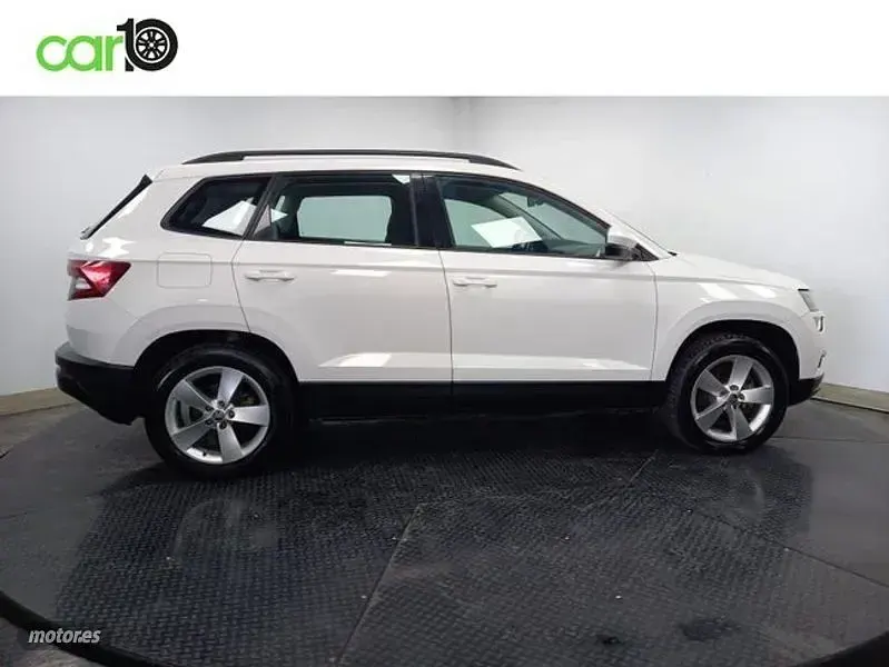 Usado Skoda Karoq Ambition 150 CV (110 kW) 2021 Blanco SUV