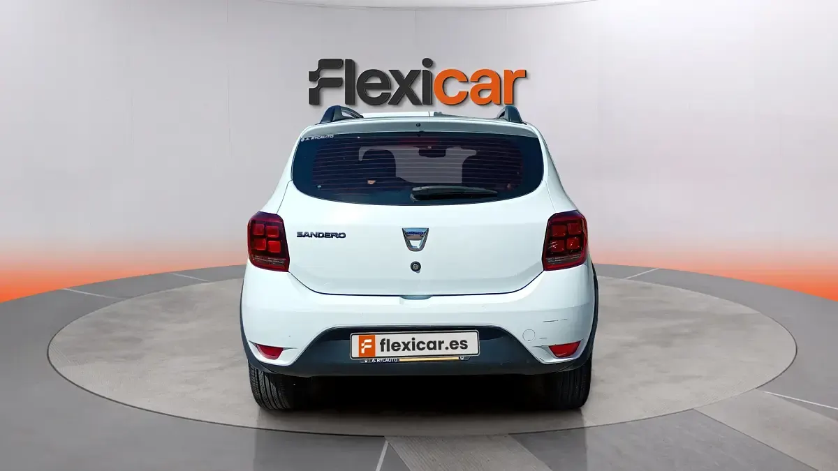 Usado Dacia Sandero Essentiel 73 CV (53 kW) 2019 Blanco Berlina