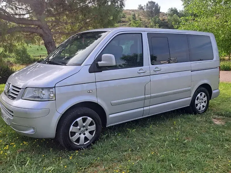 Usado VW Multivan Comfortline 130 CV (95 kW) 2006 Gris / plata Monovolumen