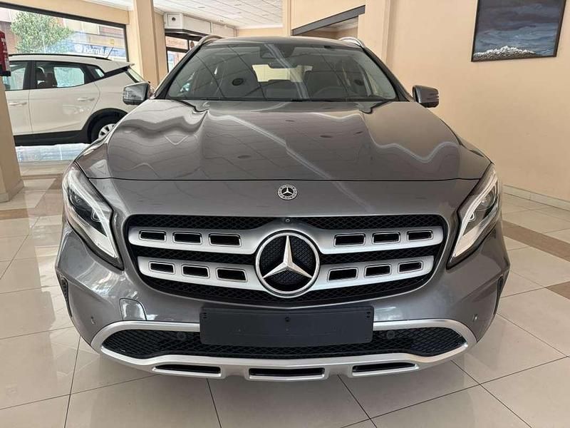 Gris Usado 2019 Mercedes GLA200 SUV | 26.900 € (Precio justo) - Imagen 1/4