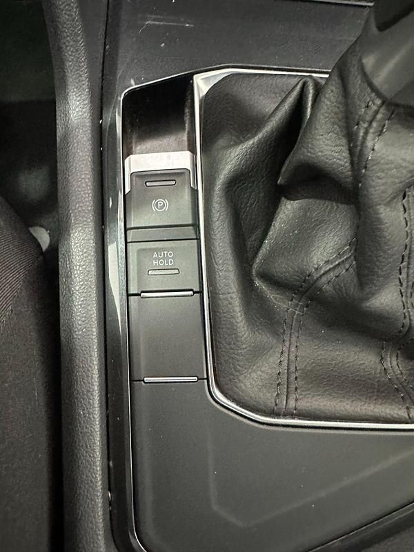 Usado VW Tiguan Life 150 CV (110 kW) 2022 Blanco SUV