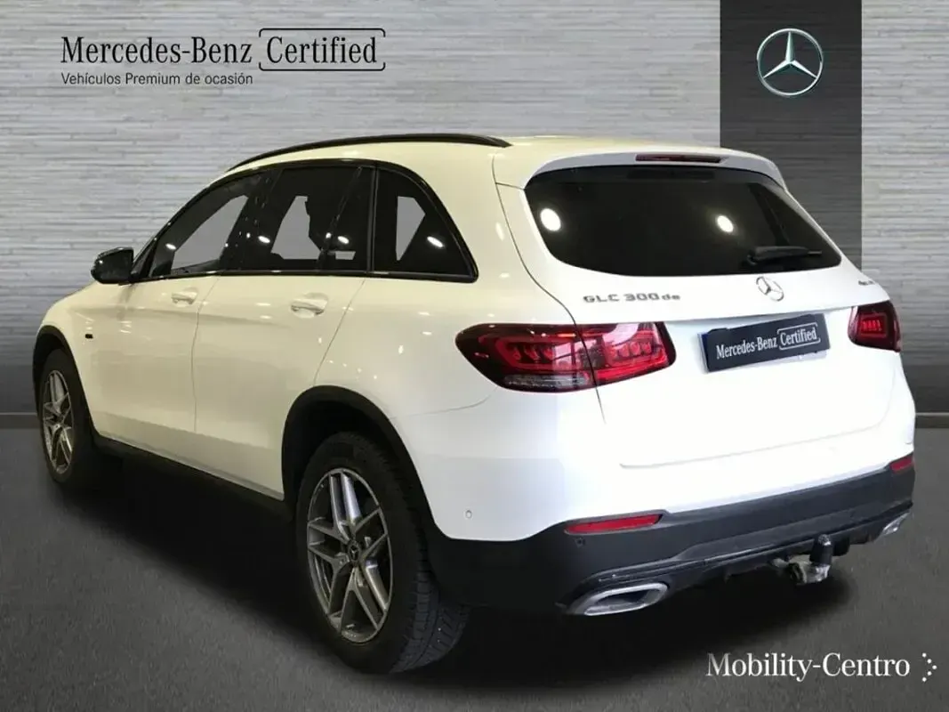 Usado Mercedes GLC300e AMG line 194 CV (142 kW) 2020 Blanco polar  pintura unicolor SUV