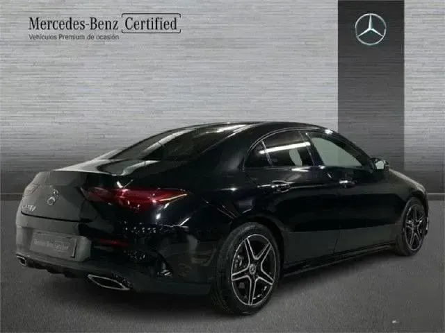 Usado Mercedes CLA220 190 CV (139 kW) 2025 Negro Berlina