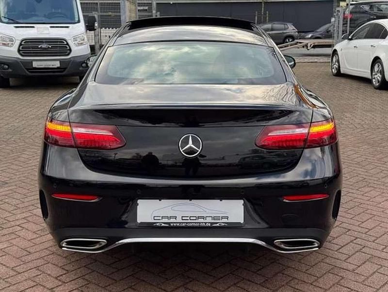 Usado Mercedes E300 AMG 275 CV (202 kW) 2021 Negro Coupe