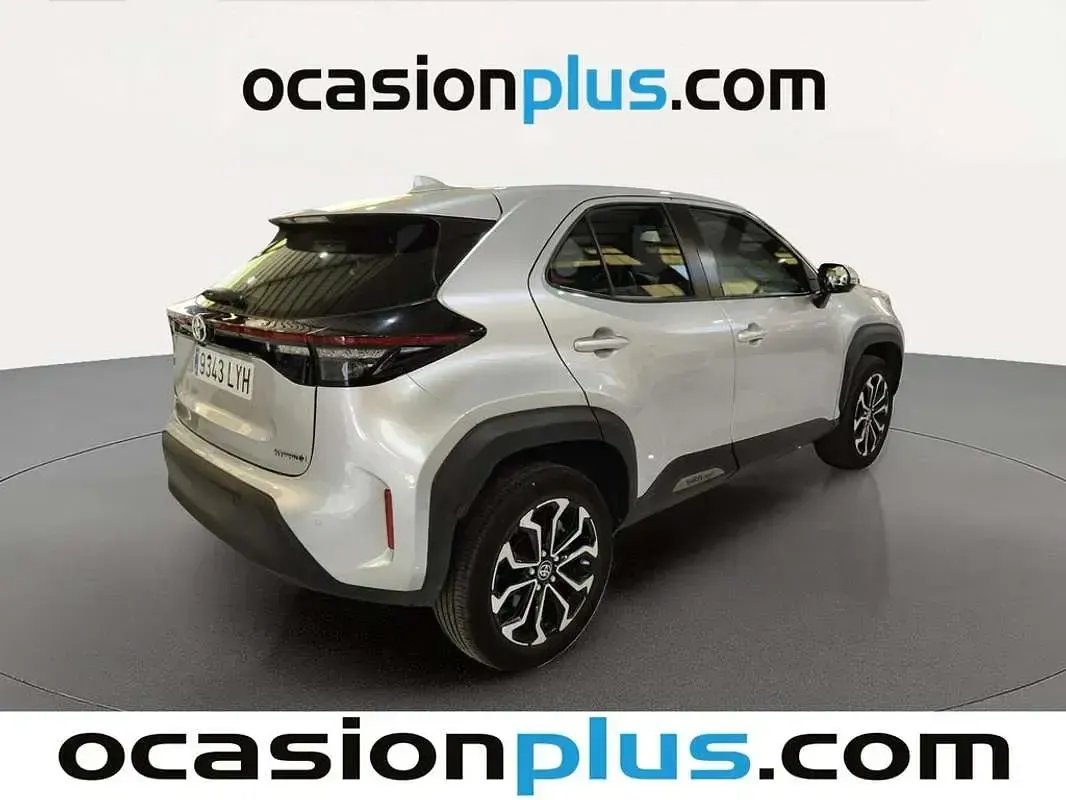 Usado Toyota Yaris Cross Active 116 CV (85 kW) 2022 Gris SUV