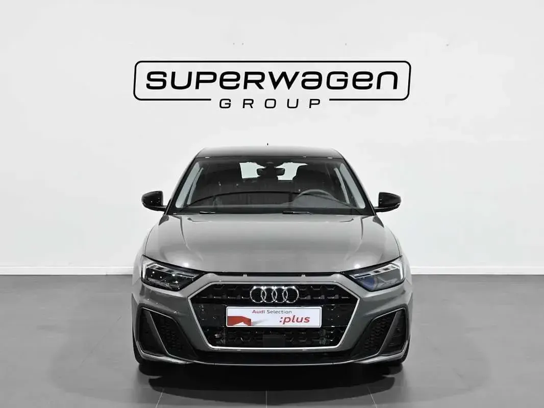 Usado Audi A1 Sportback 116 CV (85 kW) 2025 Gris Utilitario