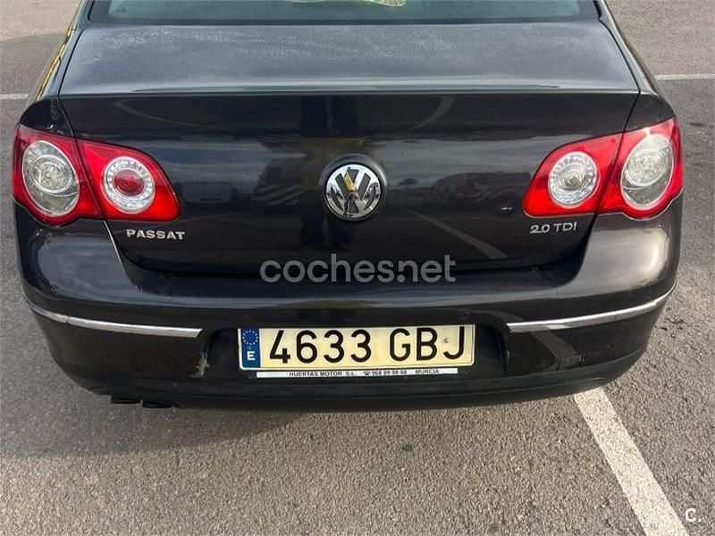Usado VW Passat Highline 140 CV (102 kW) 2008 Negro Berlina