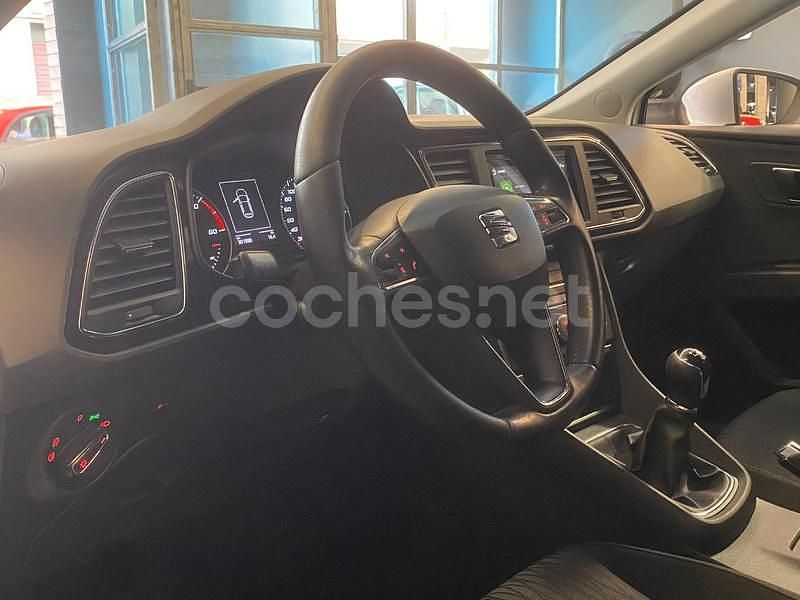 Usado Seat Leon Style 150 CV (110 kW) 2014 Blanco Familiar
