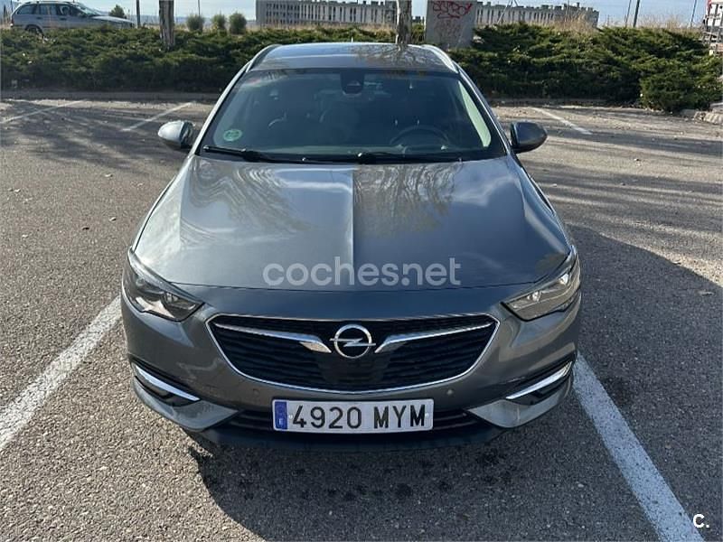 Gris / plata Usado 2020 Opel Insignia Innovation Familiar | 13.990 € (Precio justo) - Imagen 1/4