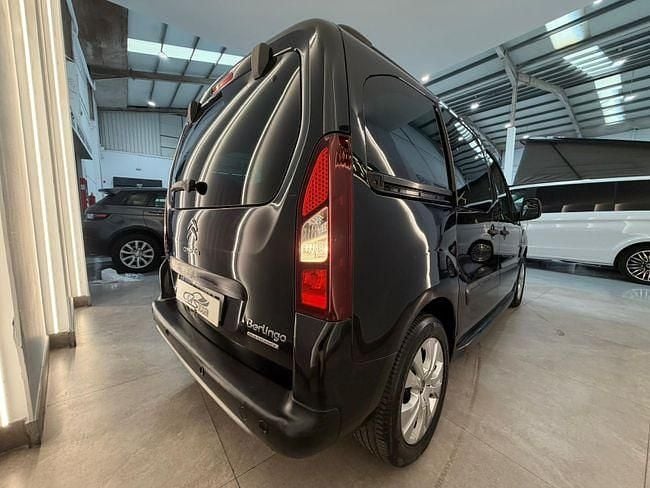 Usado Citroën Berlingo Feel 110 CV (80 kW) 2016 Marrón Monovolumen