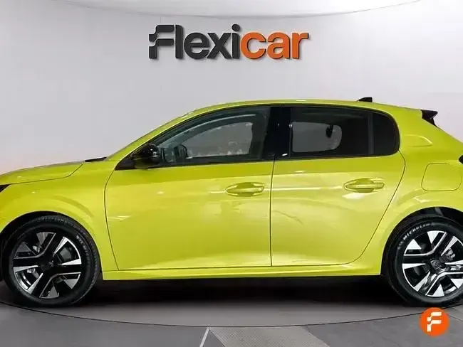 Usado Peugeot 208 Allure 100 CV (73 kW) 2025 Amarillo Utilitario
