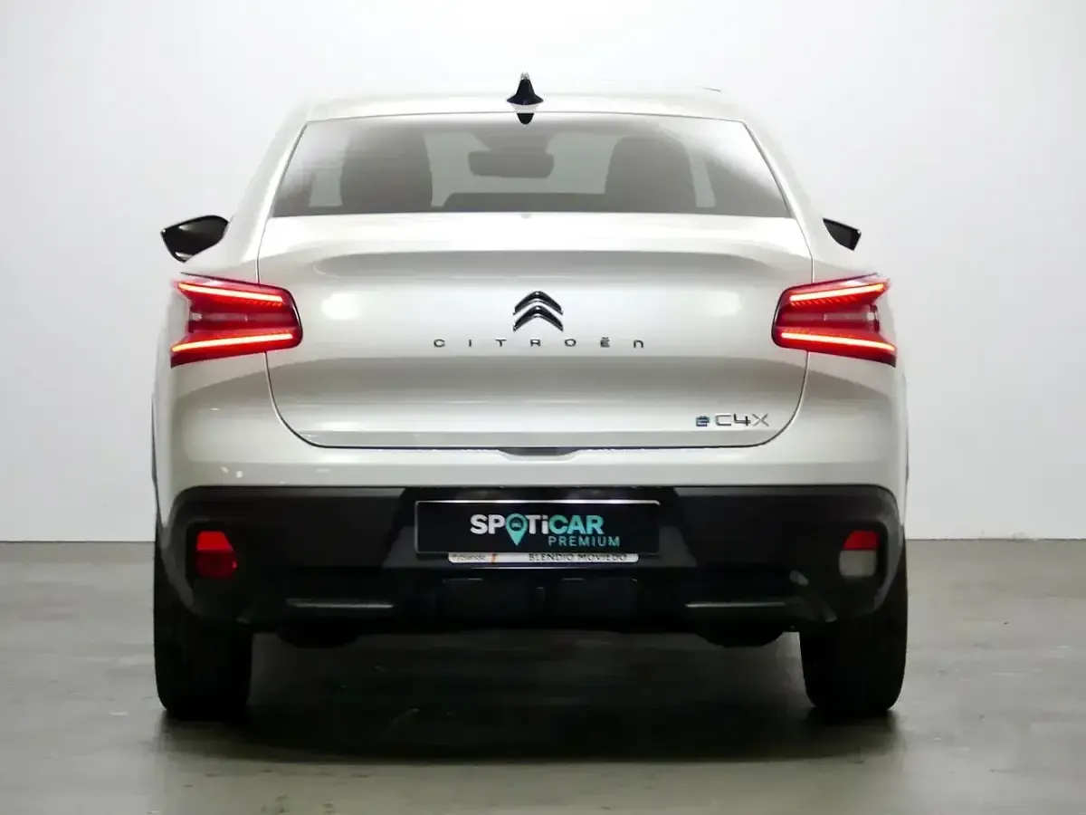 Usado Citroën e-C4 Shine 114 kW (156 CV) 2023 Blanco Berlina