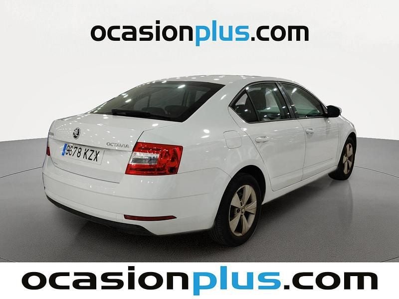 Usado Skoda Octavia 115 CV (84 kW) 2019 Blanco Berlina