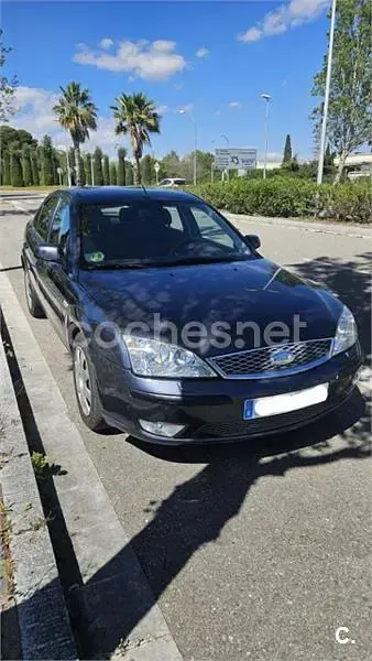 Usado Ford Mondeo Trend 130 CV (95 kW) 2007 Gris / plata Berlina