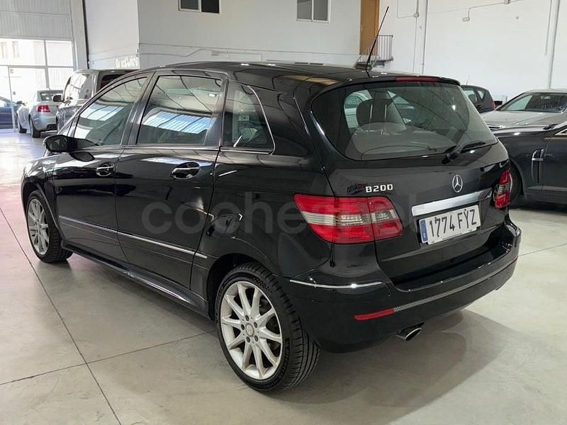 Usado Mercedes B200 136 CV (100 kW) 2008 Negro Monovolumen