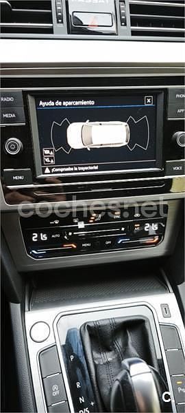 Usado VW Passat Business 122 CV (89 kW) 2021 Negro Familiar