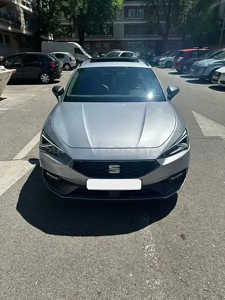 Usado Seat Leon FR 150 CV (110 kW) 2021 Gris / plata Familiar