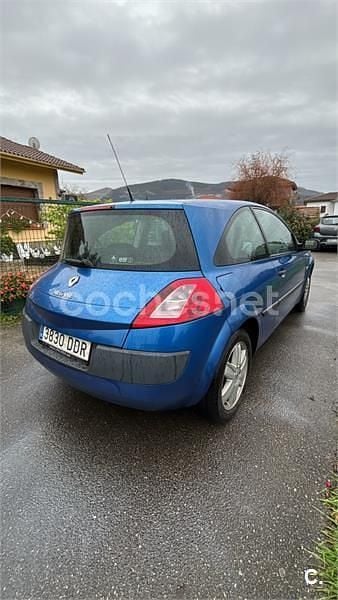 Usado Renault Mégane II Authentique 105 CV (77 kW) 2005 Azul Berlina