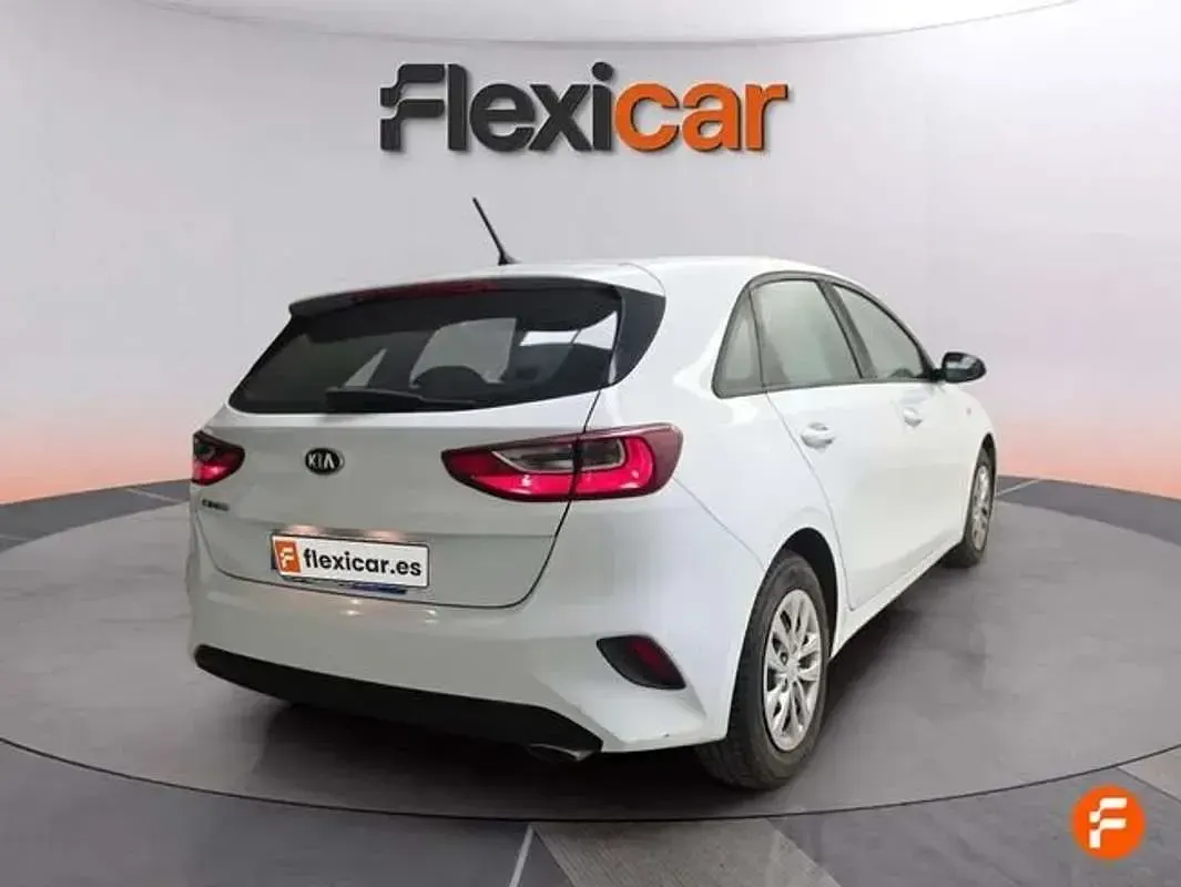 Usado Kia Ceed 120 CV (88 kW) 2020 Blanco Utilitario